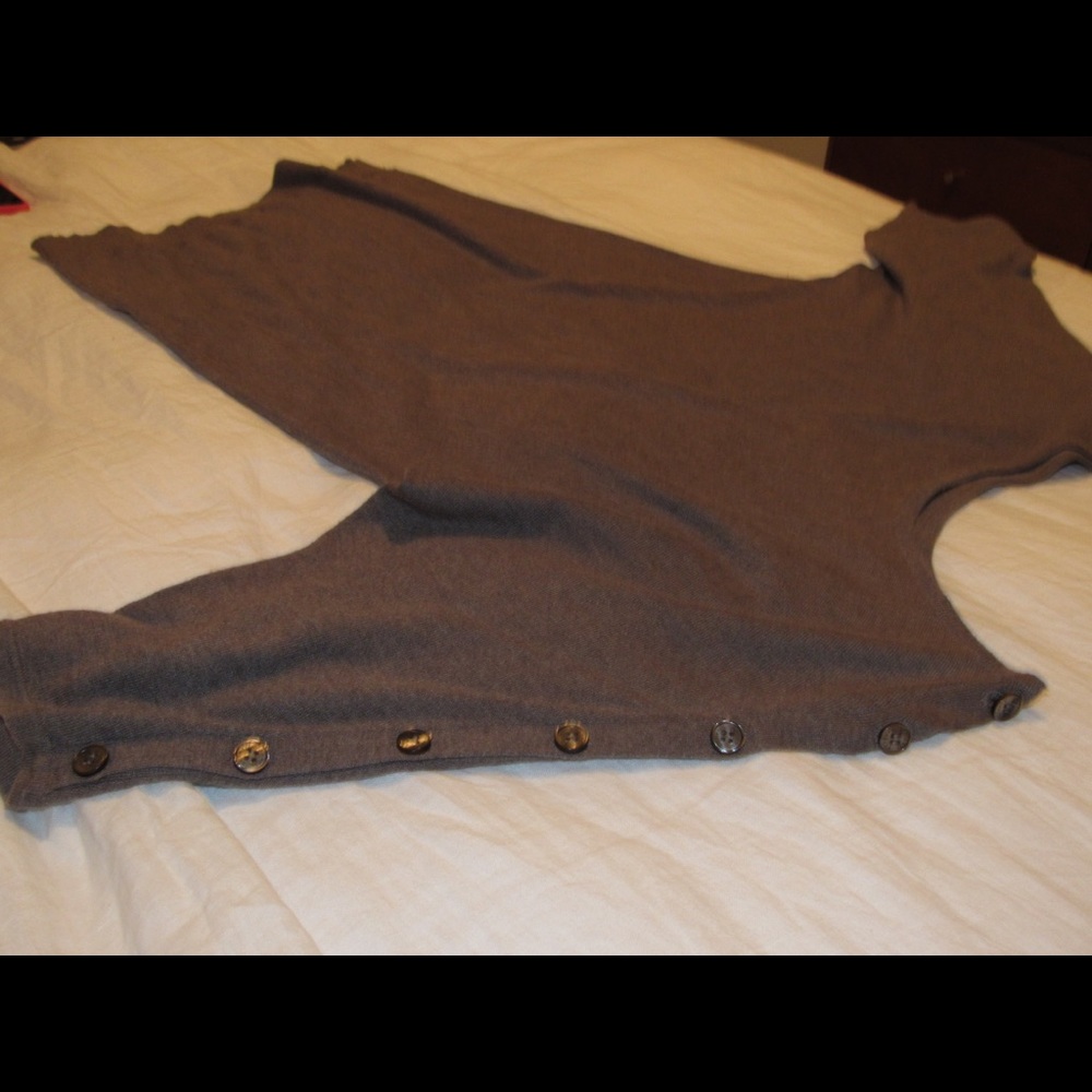 Brown express top